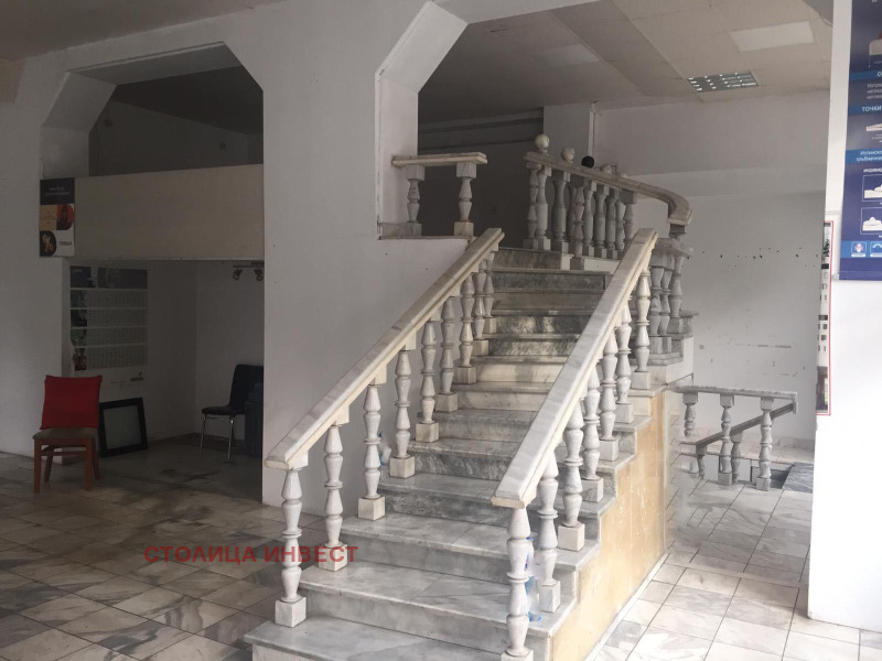 Дава под Наем МАГАЗИН в град Русе, Широк център - 400 кв.м / 800 € » 1 564.66 лв., СТОЛИЦА ИНВЕСТ