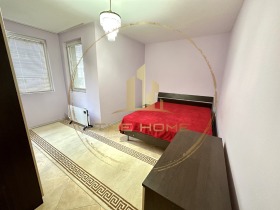 1 quarto Operata, Varna 4