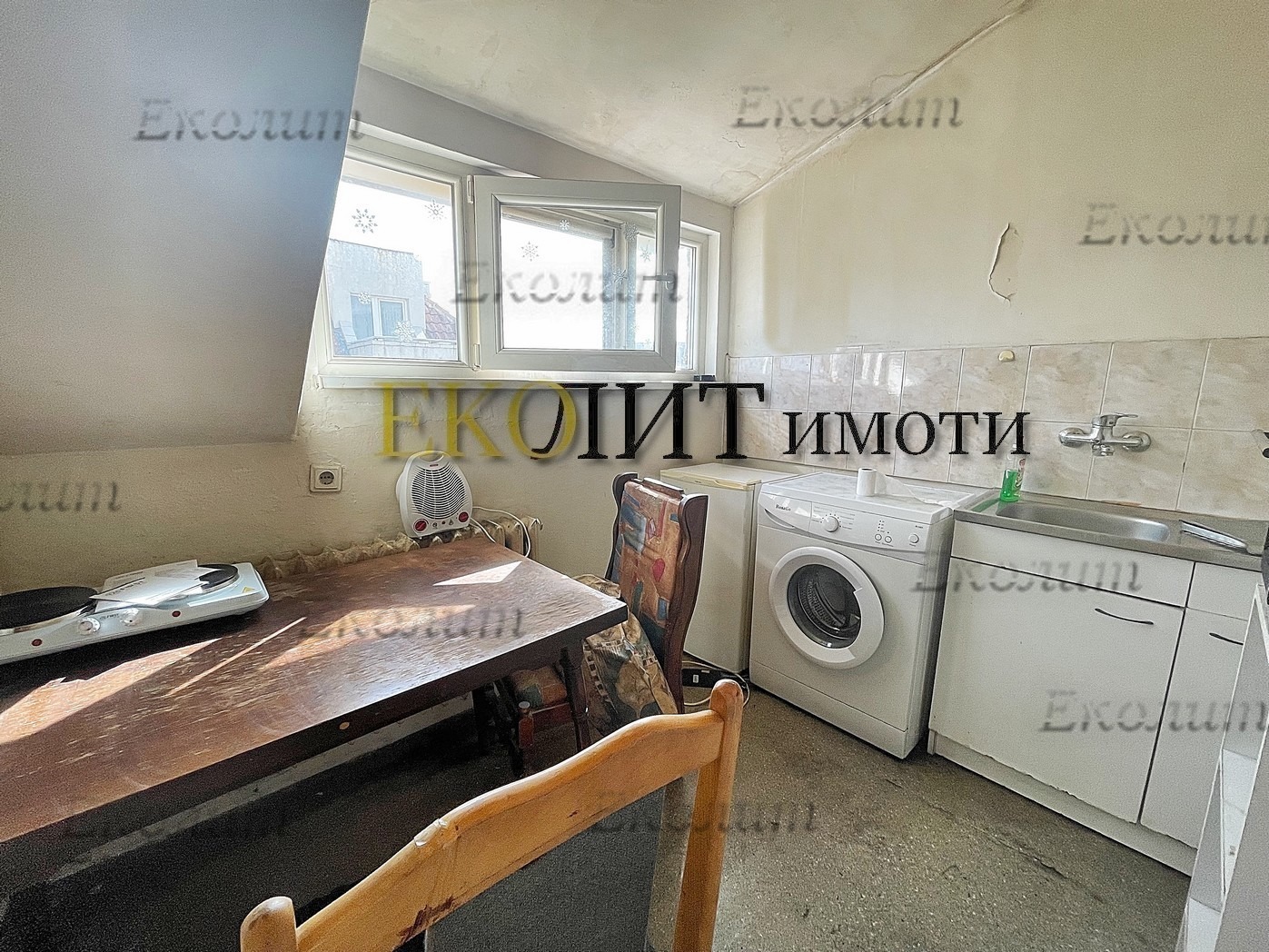 Дава под наем АТЕЛИЕ, ТАВАН, гр. София, Център, снимка 2 - Апартаменти - 54277562