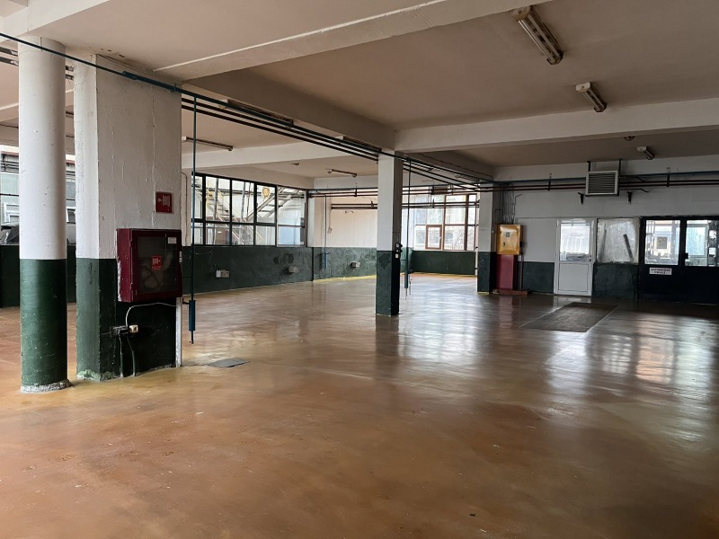 Дава под Наем СКЛАД в град Шумен, Промишлена зона - 634 кв.м / 1 900 € » 3 716.08 лв., АДРЕС НЕДВИЖИМИ ИМОТИ - КАНТОРА ШУМЕН