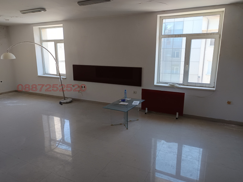 Дава под наем ОФИС, гр. Разлог, област Благоевград, снимка 2 - Офиси - 52782880