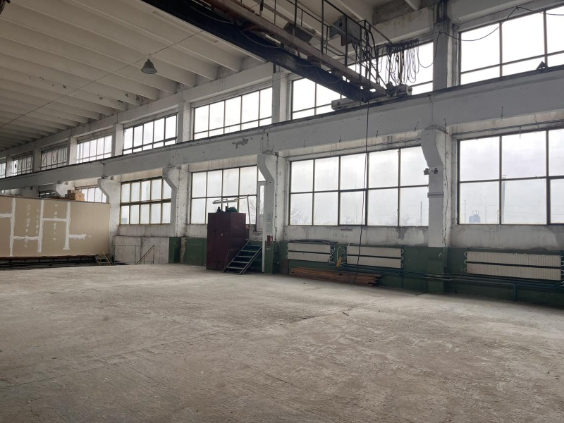 Дава под наем СКЛАД, гр. Шумен, Промишлена зона, снимка 4 - Складове - 53439533