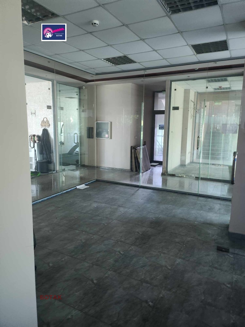 Дава под Наем ОФИС в град Пазарджик, Идеален център - 23 кв.м / 250 € » 488.96 лв., БОТАК