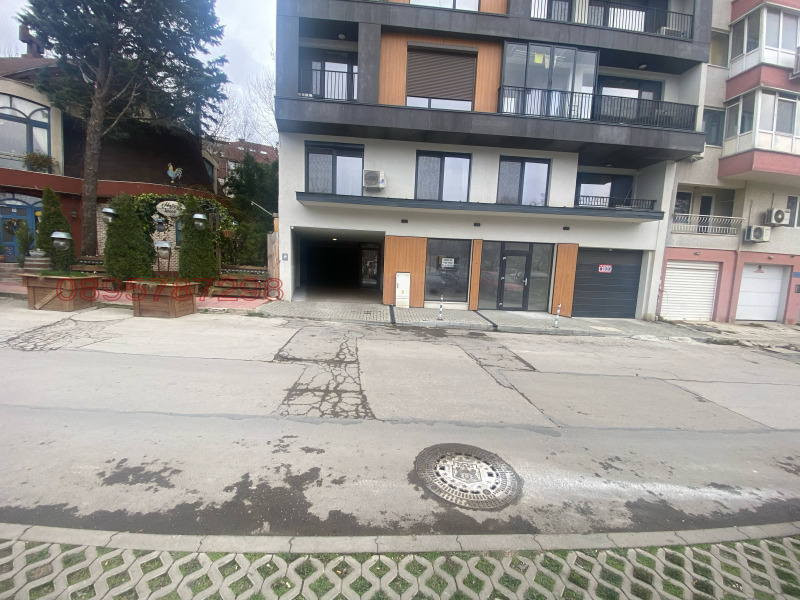 Kiadó  Üzlet Varna , Levski 2 , 70 négyzetméter | 14021252