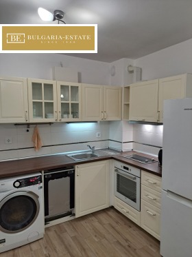 2 chambres VINS-Tcherven plochtad, Varna