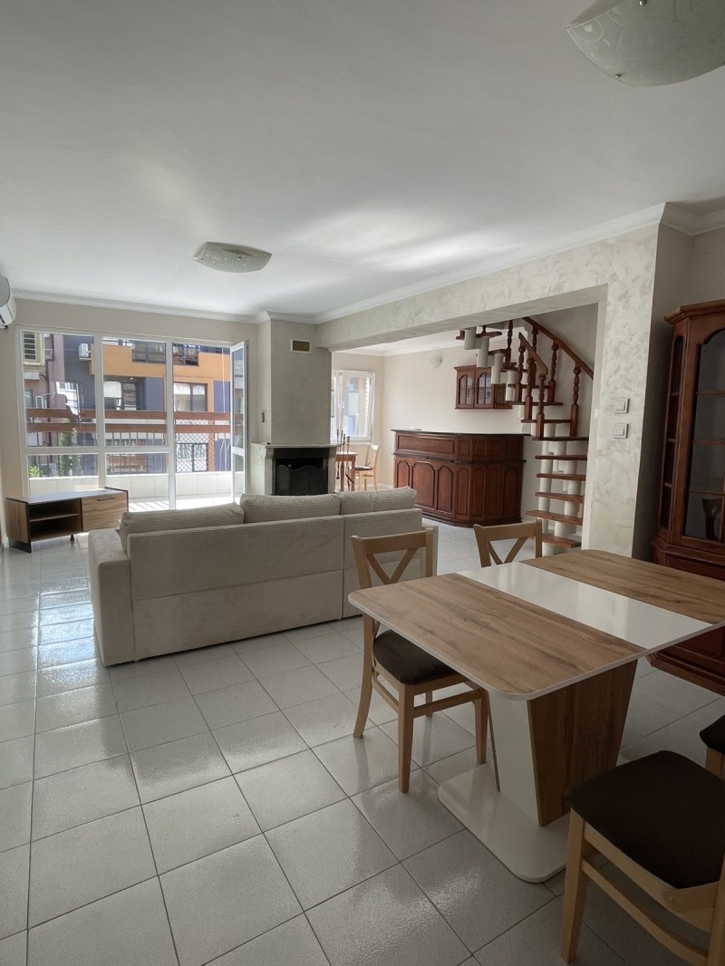 K pronájmu  3+ ložnice Plovdiv , Kjučuk Pariž , 145 m2 | 40787906