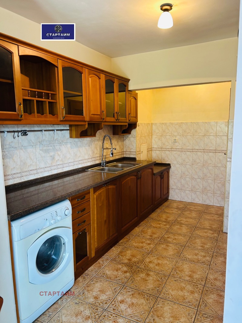 Kiadó  2 hálószobás Sofia , Oborishte , 120 négyzetméter | 11631844