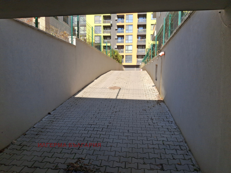 Дава под наем ГАРАЖ, ПАРКОМЯСТО, гр. София, Студентски град, снимка 2 - Гаражи и паркоместа - 52444146