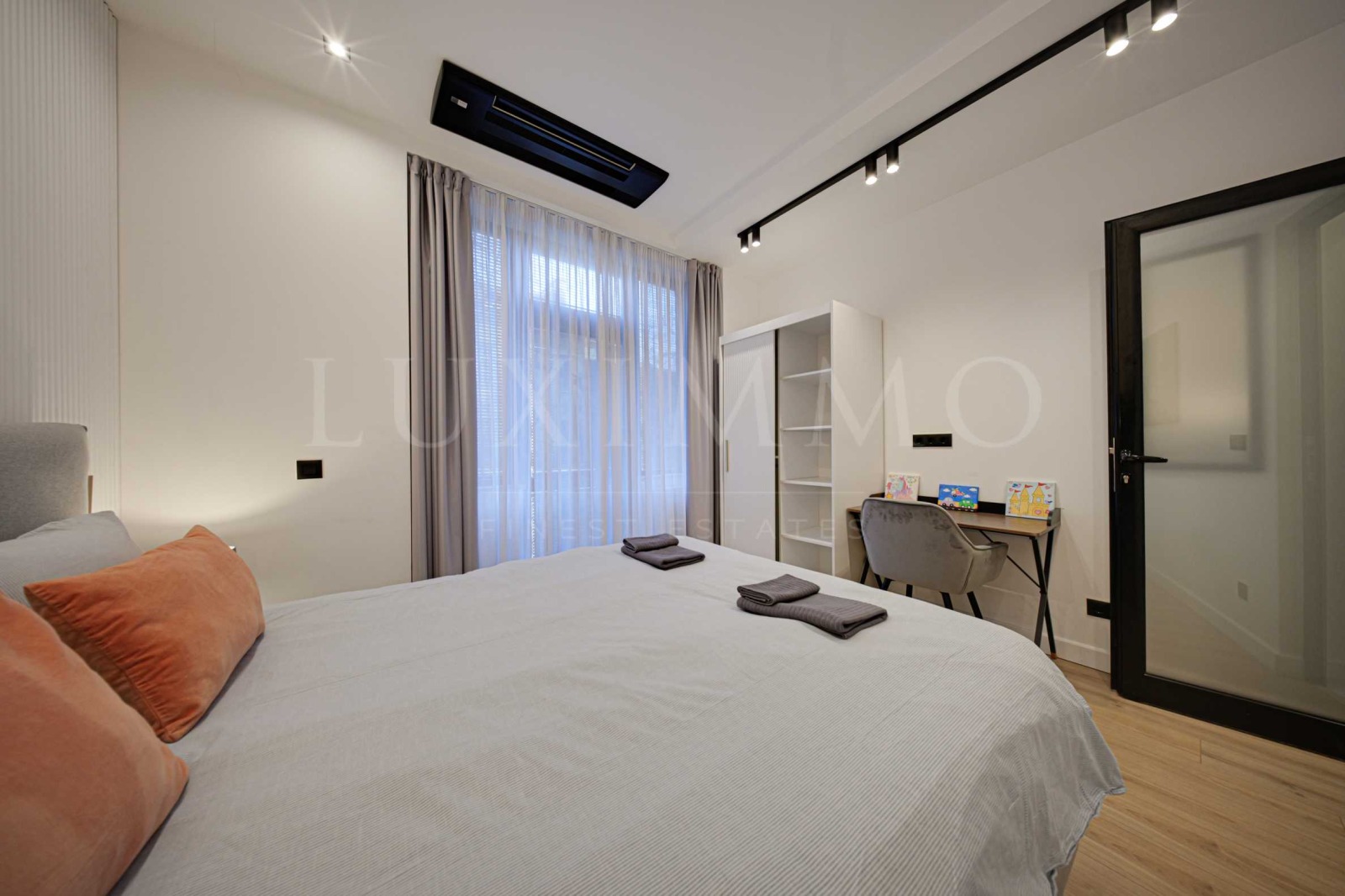 Дава под наем 3-СТАЕН, гр. София, Център, снимка 13 - Апартаменти - 54281339