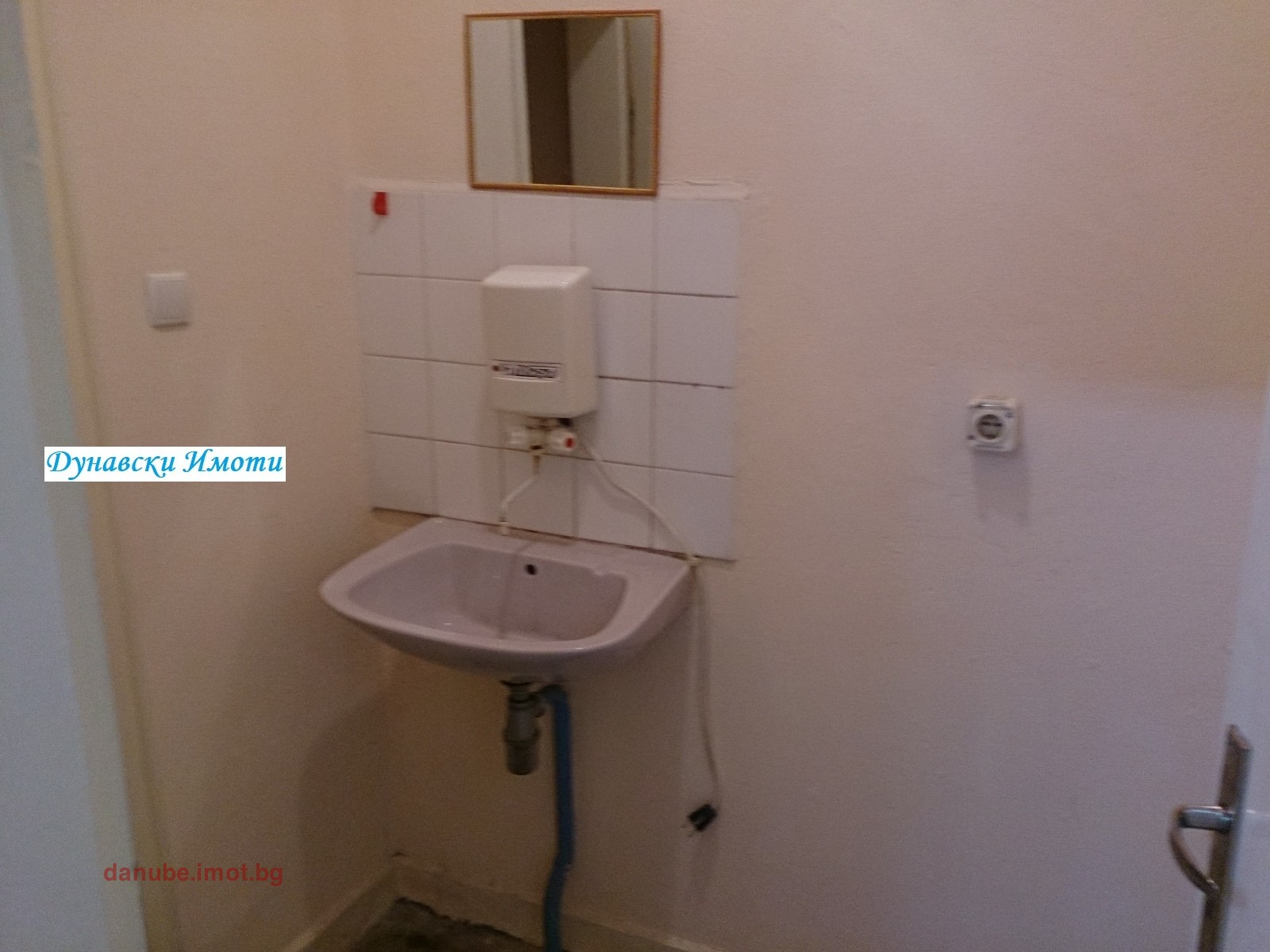 Дава под наем МАГАЗИН, гр. Русе, Център, снимка 5 - Магазини - 54566668