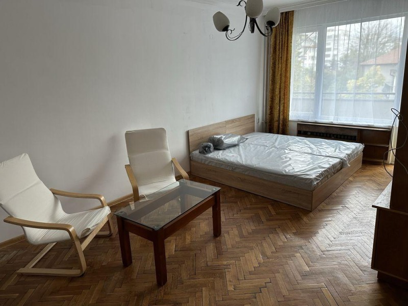 Vuokrattavana  1 makuuhuone Sofia , Krasno selo , 55 neliömetriä | 25109602