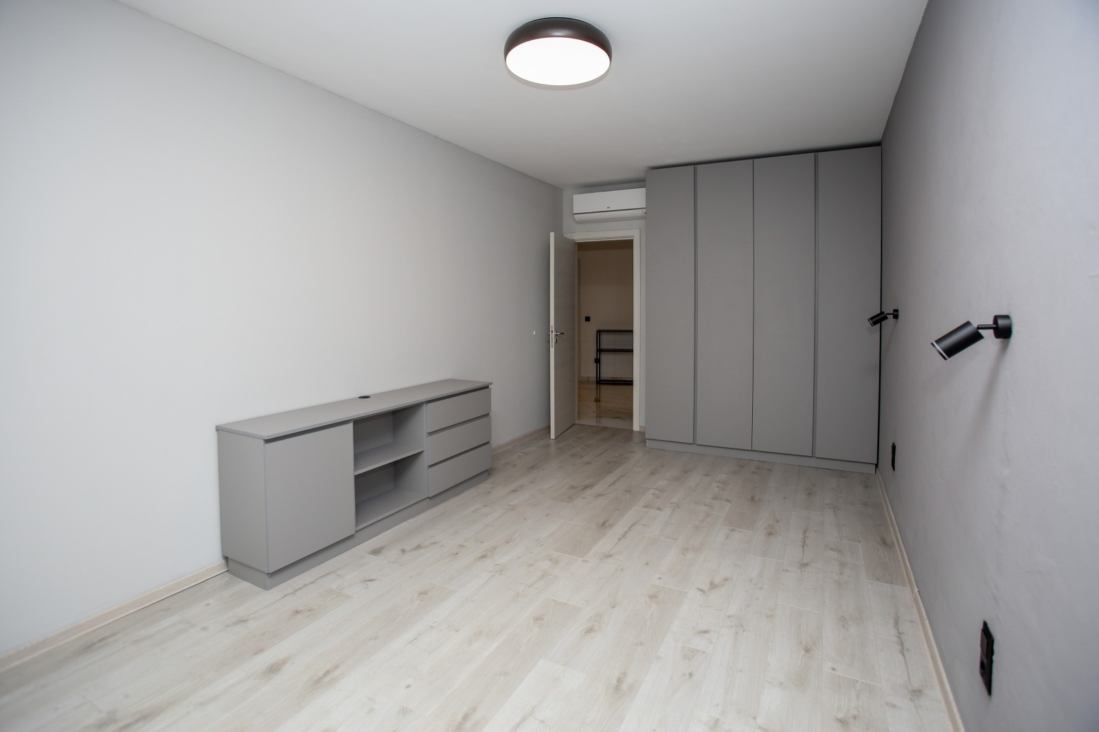 Дава под наем 3-СТАЕН, гр. София, Красно село, снимка 8 - Апартаменти - 53825182