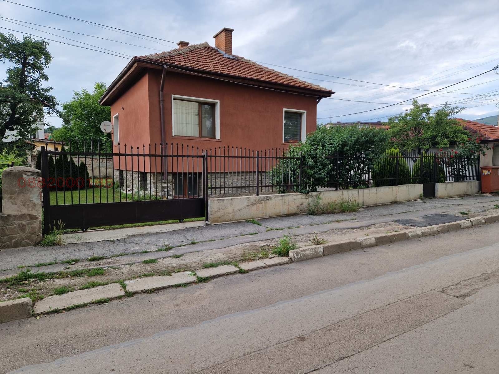 Дава под наем КЪЩА, гр. Драгоман, област София област
