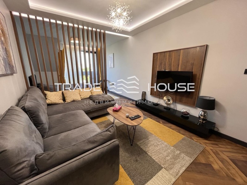 Издаје се  Студио Пловдив , Каршијака , 50 м2 | 42105053