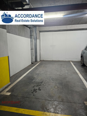 ГАРАЖ, ПАРКОМЯСТО, 15 m2