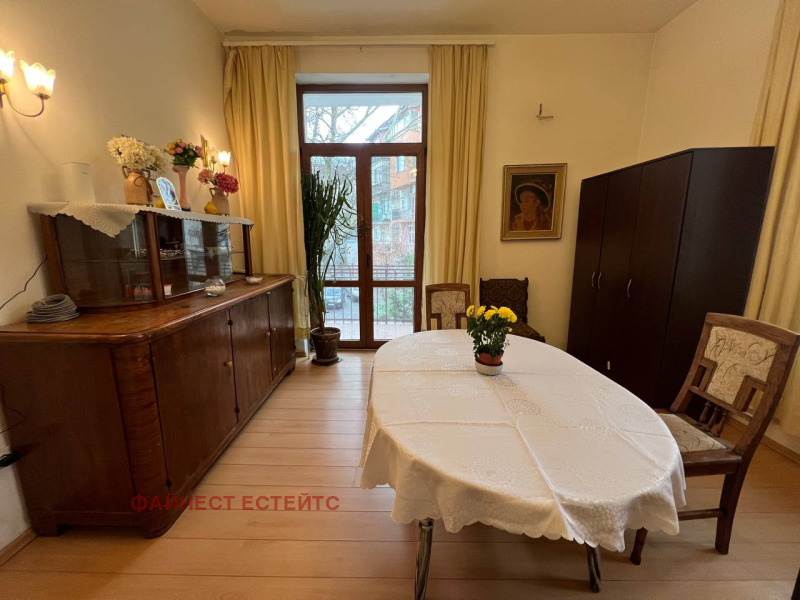 Para alugar  2 quartos Sofia , Centar , 120 m² | 75348210