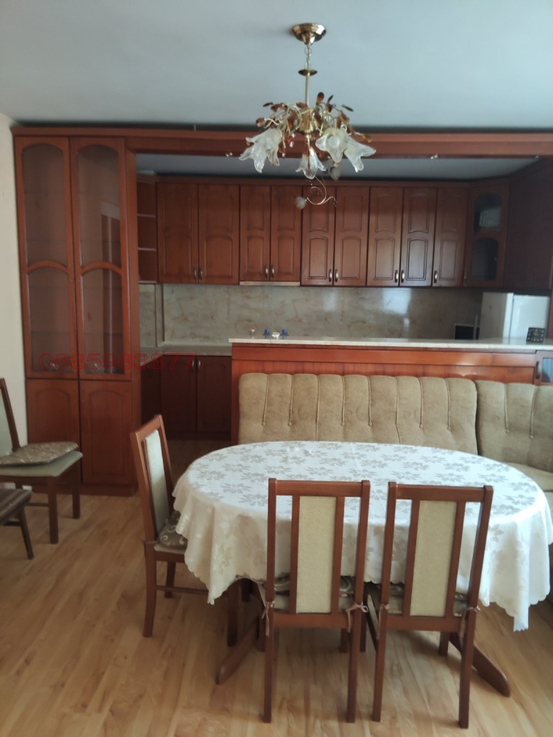 Дава под наем  3-стаен град Хасково , Център , 90 кв.м | 17543317