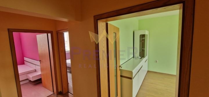 K pronájmu  3 ložnice Varna , Asparuchovo , 105 m2 | 99225738 - obraz [7]