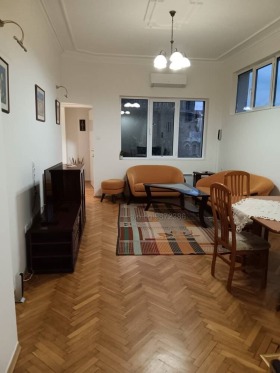 1 chambre Doktorski pametnik, Sofia 1