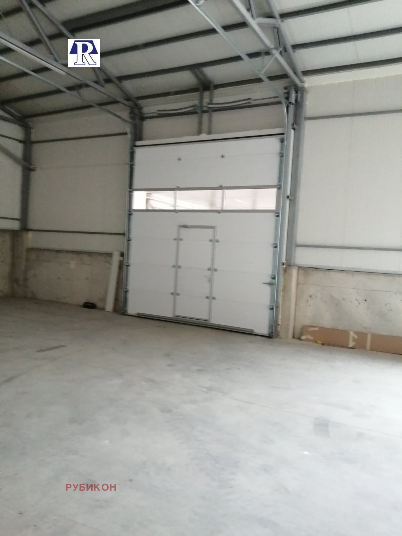 Da affittare  Magazzinaggio Plovdiv , Industrialna zona - Sever , 720 mq | 58377771 - Immagine [3]