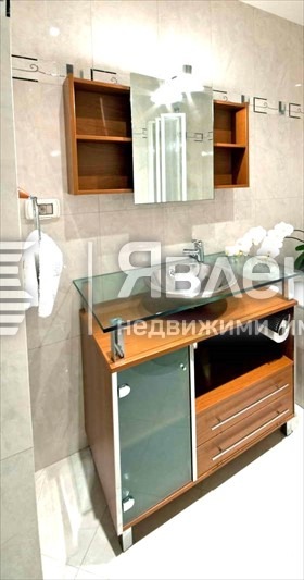 Издаје се  2 спаваће собе Софија , Центар , 100 м2 | 53117844 - слика [7]