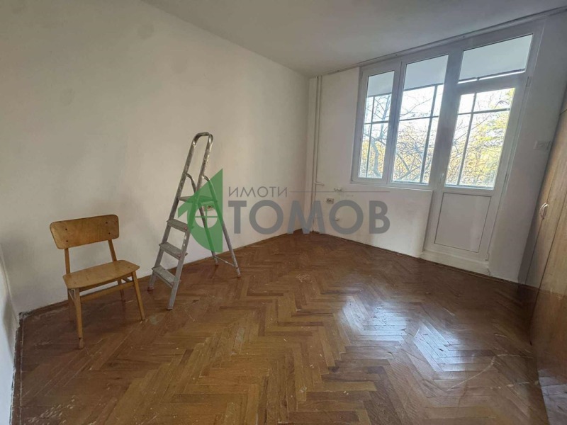 Дава под наем 4-СТАЕН, гр. Шумен, Тракия, снимка 3 - Апартаменти - 52831342