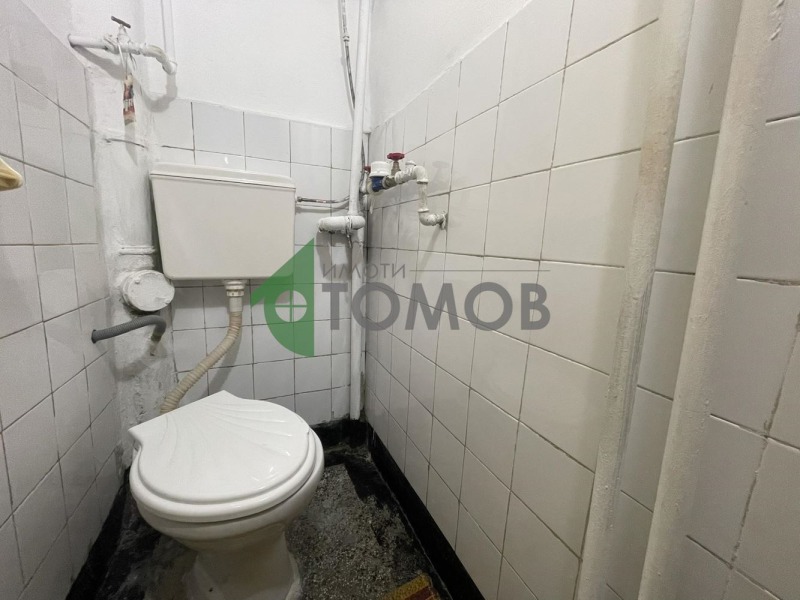 Дава под наем 4-СТАЕН, гр. Шумен, Тракия, снимка 10 - Апартаменти - 52831342