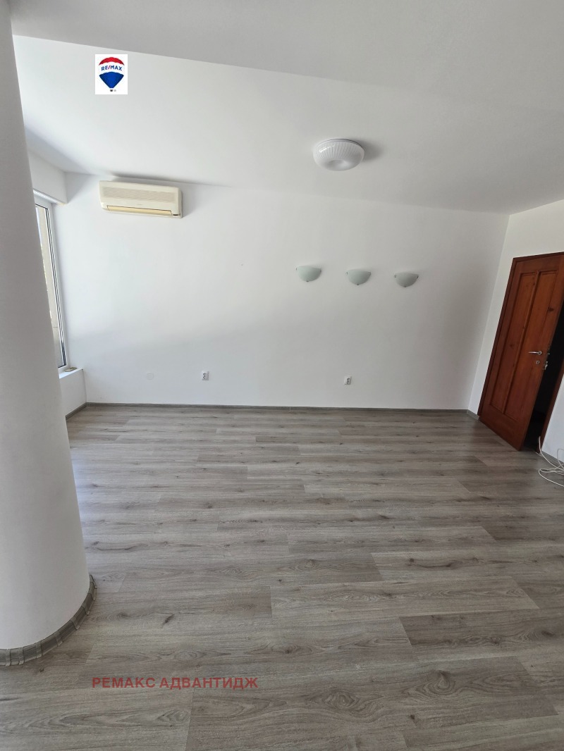 Дава под Наем ОФИС в град Пловдив, Западен - 50 кв.м / 766.94 € » 1 500 лв., РЕМАКС АДВАНТИДЖ