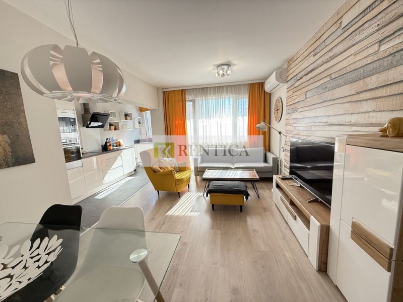 Дава под нем  3-стаен, град Варна, Център •  800 EUR • ID 36553030 — holmes.bg - [1] 