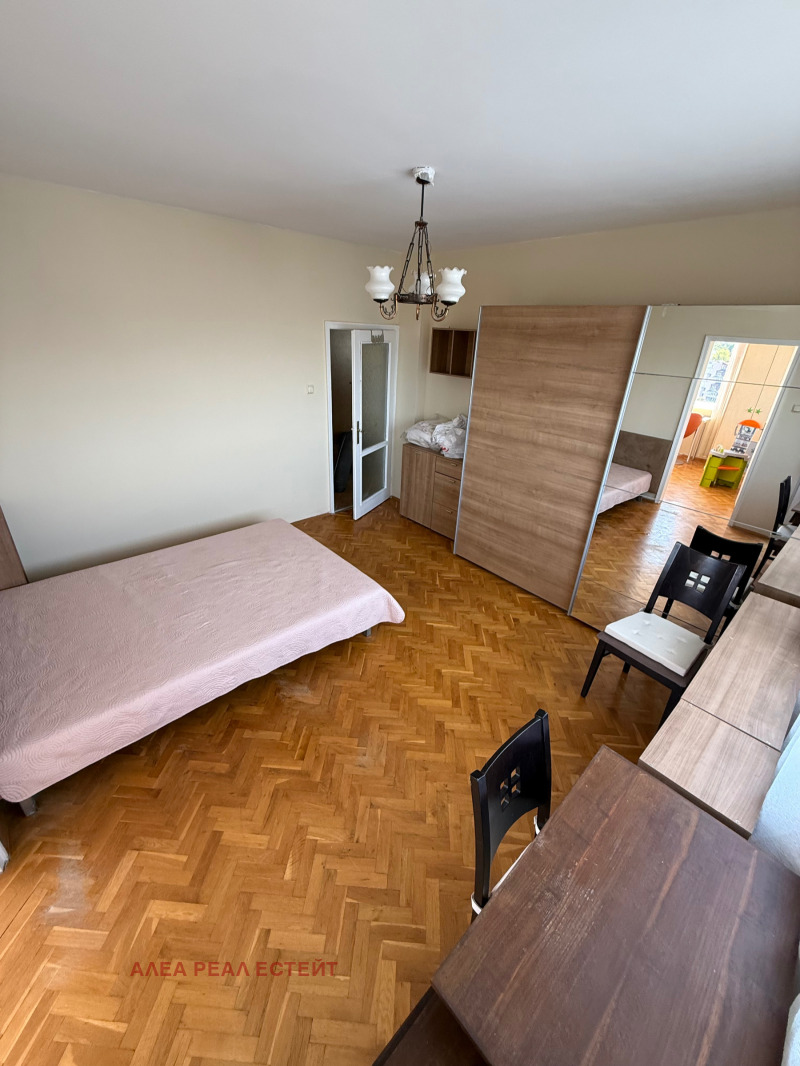 Издаје се  2 спаваће собе Софија , Обориште , 86 м2 | 44129295 - слика [8]