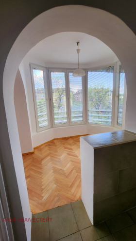 2 Schlafzimmer Oborishte, Sofia 3