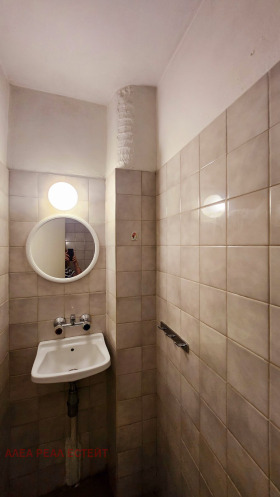 2 Schlafzimmer Oborishte, Sofia 5