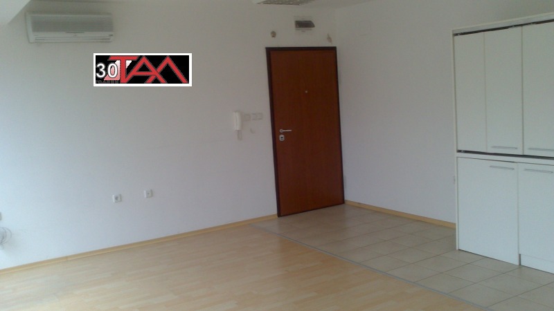 Дава под наем ОФИС, гр. Пловдив, Център, снимка 10 - Офиси - 52557658