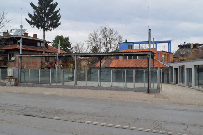 Дава под Наем ТЪРГОВСКИ КОМПЛЕКС в град София, Бояна - 1000 кв.м / 3 300 € » 6 454.24 лв.
