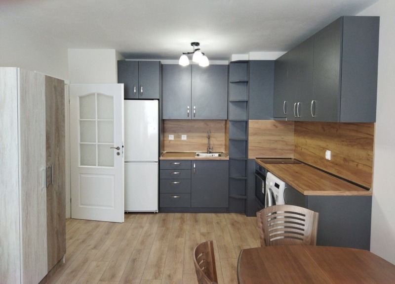 Дава под нем  2-стаен, град София, Връбница 1 •  575 EUR • ID 35049855 — holmes.bg - [1] 