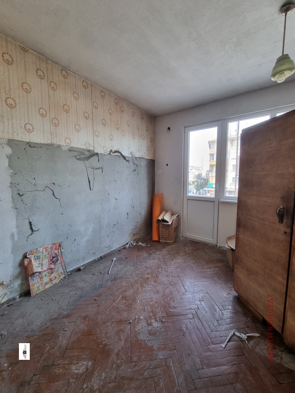 Дава под наем ОФИС, гр. Велико Търново, Център, снимка 2 - Офиси - 53672954