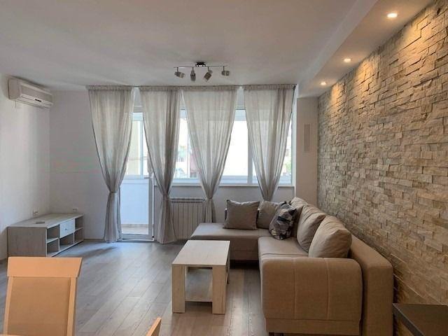 Дава под наем 3-СТАЕН, гр. София, Лагера, снимка 2 - Апартаменти - 53981657