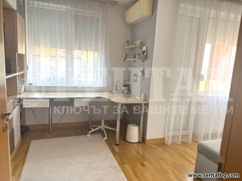 Дава под наем МНОГОСТАЕН, гр. Пловдив, Център, снимка 13 - Апартаменти - 53520527