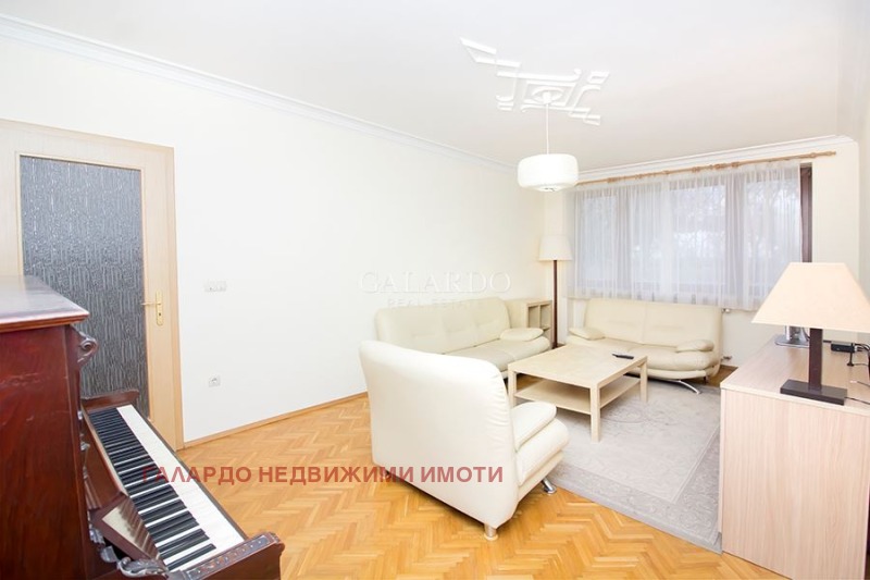 K pronájmu  1 ložnice Sofia , Oborište , 70 m2 | 42498321