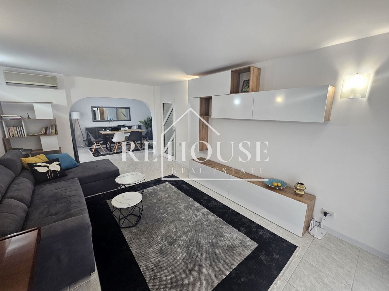 Дава под наем 3-СТАЕН, гр. Варна, Център, снимка 2 - Апартаменти - 54249951