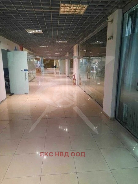 Дава под наем МАГАЗИН, гр. Пловдив, Център, снимка 2 - Магазини - 52633717
