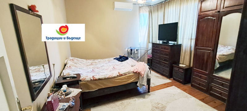 Издаје се  3 спаваће собе Софија , Центар , 148 м2 | 50145900 - слика [13]