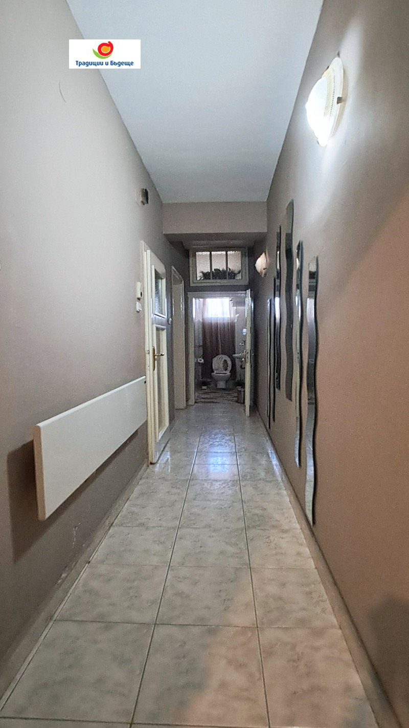 Издаје се  3 спаваће собе Софија , Центар , 148 м2 | 50145900 - слика [12]