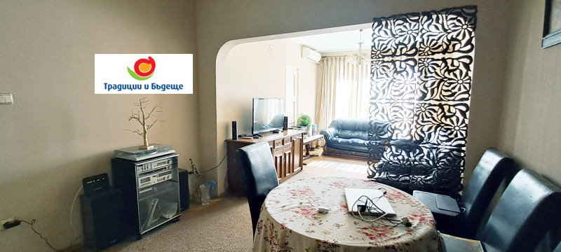 Издаје се  3 спаваће собе Софија , Центар , 148 м2 | 50145900 - слика [3]