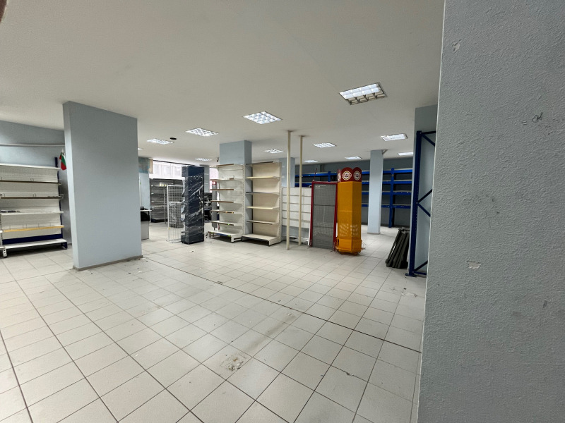 Дава под Наем МАГАЗИН в град Плевен, Широк център - 300 кв.м / 2 300 € » 4 498.41 лв., НОВА ХОУМ