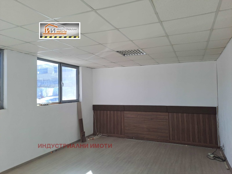 De inchiriat  Cladire industriala Plovdiv , Industrialna zona - Sever , 380 mp | 27093766 - imagine [3]