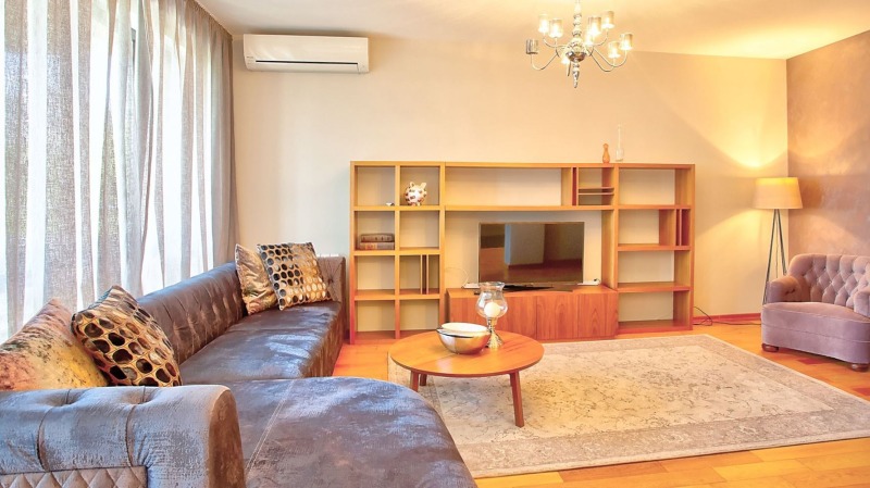 Do wynajęcia  3 sypialnie Sofia , Iztok , 202 mkw | 48610292