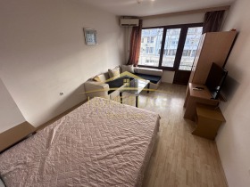 2 slaapkamers Ljatno kino Trakija, Varna 1