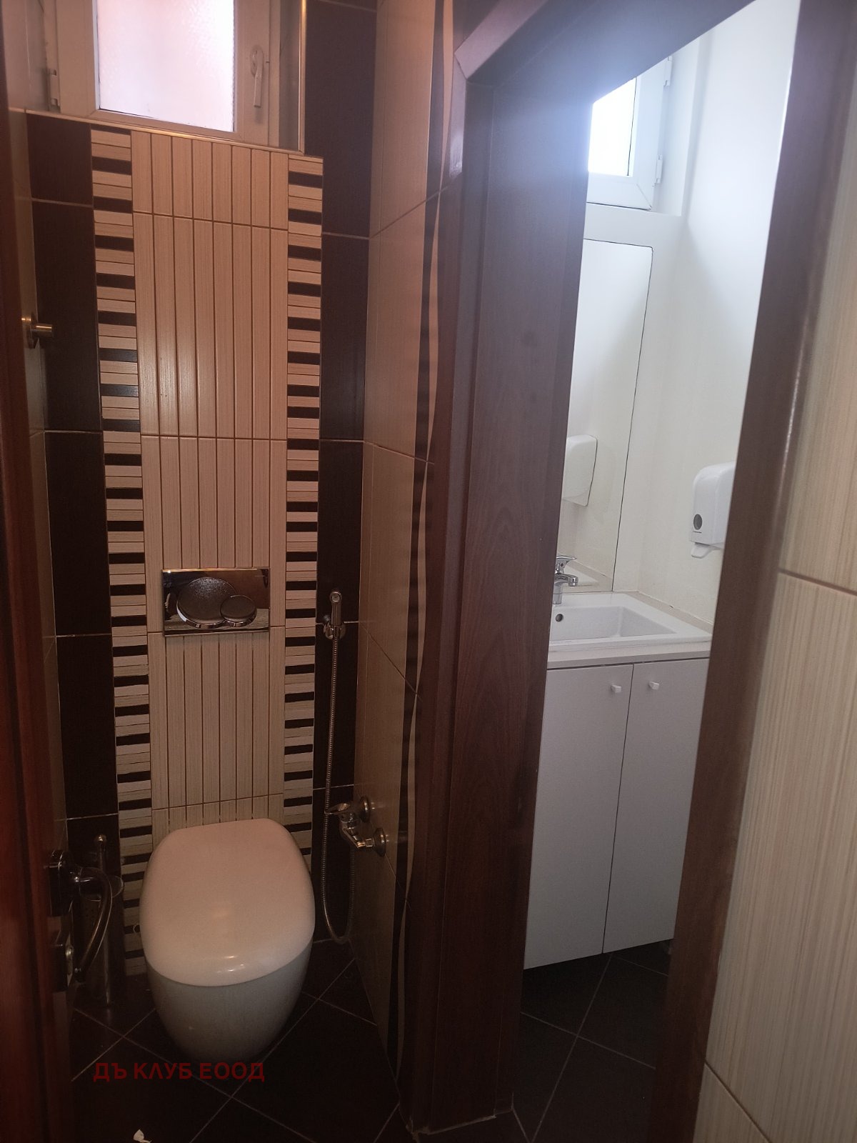 Дава под наем КЪЩА, гр. София, Изток, снимка 16 - Къщи - 53964389