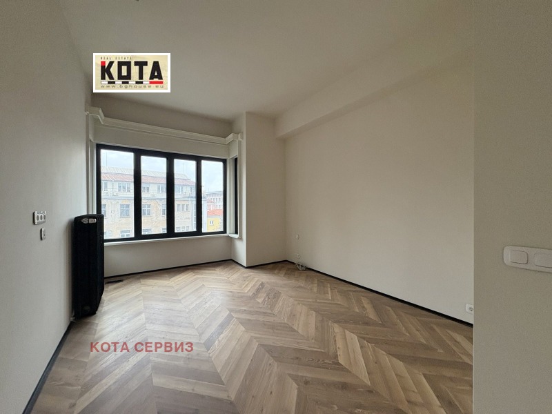 Kiadó  3 hálószobás Sofia , Centar , 220 négyzetméter | 45203681 - kép [5]